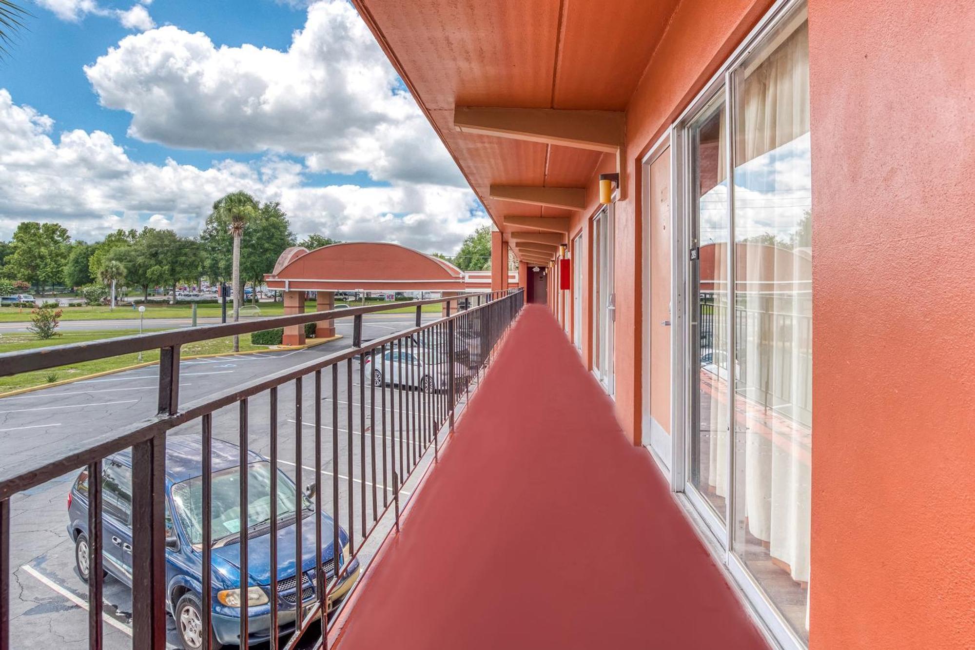 Oyo Hotel Mustang Silver Spring Fl ينابيع سيلفر المظهر الخارجي الصورة
