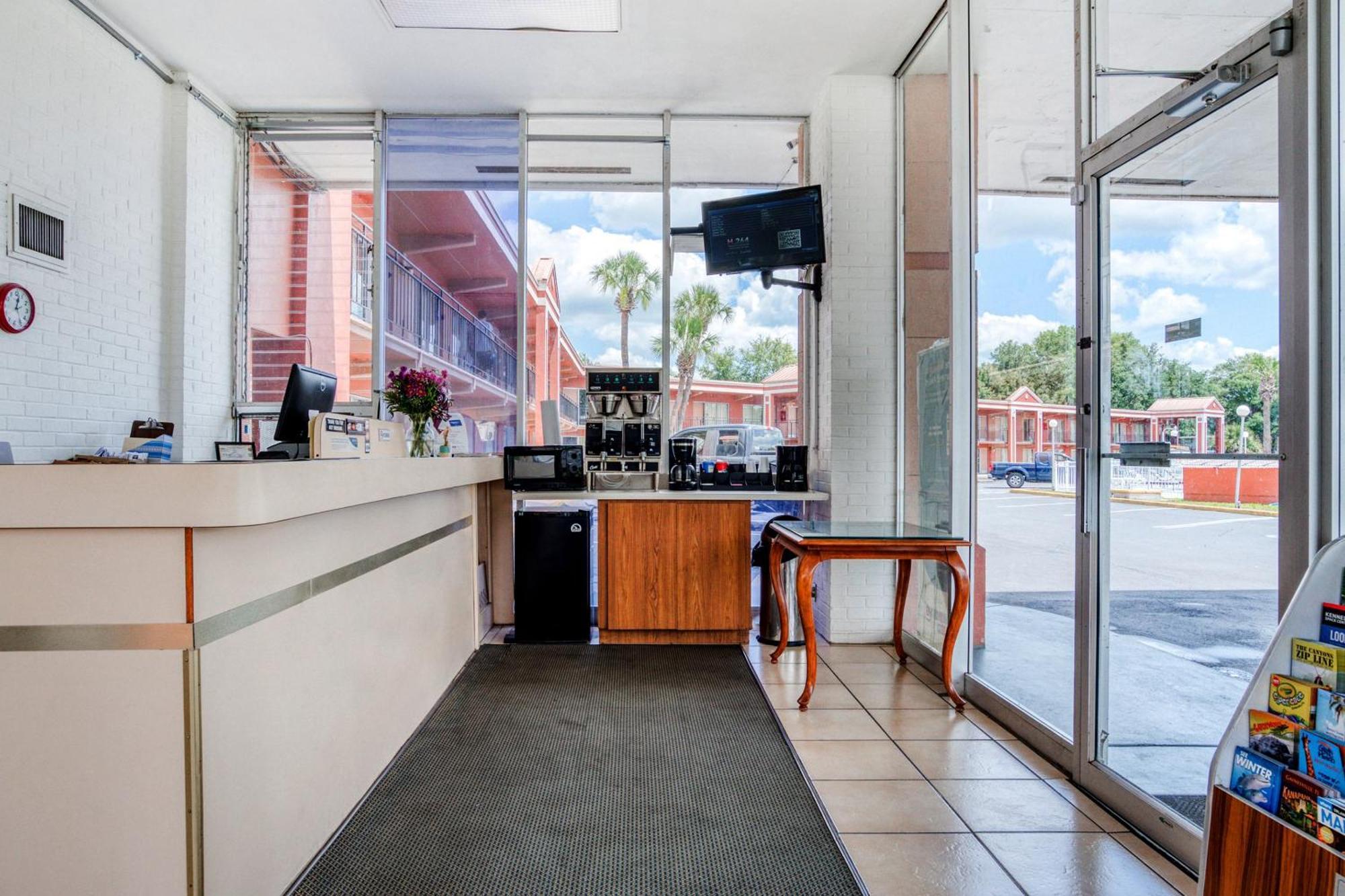 Oyo Hotel Mustang Silver Spring Fl ينابيع سيلفر المظهر الخارجي الصورة